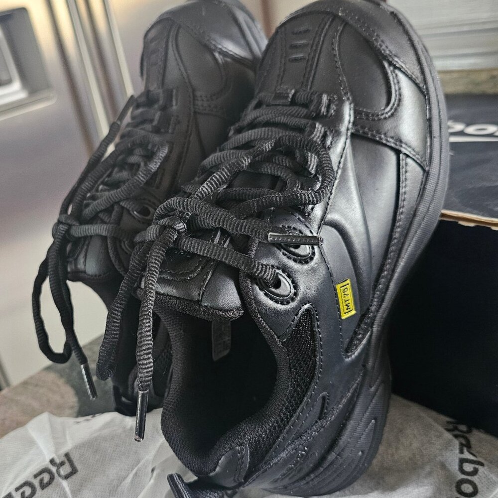 Reebok steeltoe work shoe